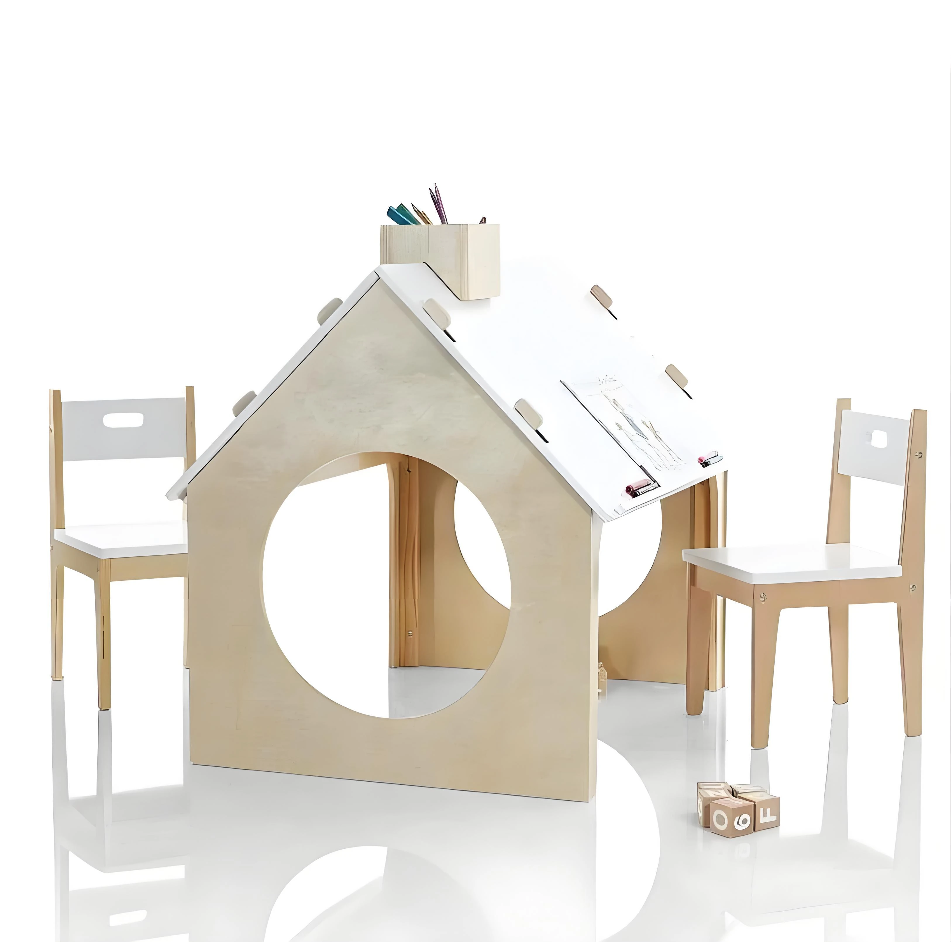 Casa de juegos para ni&ntilde;os de madera Montessori con techo de pizarra y 2 sillas, centro de actividade
